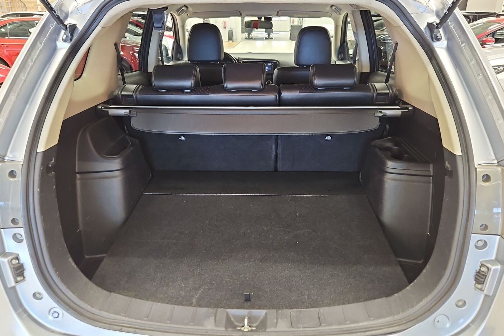 MITSUBISHI Outlander PHEV 2015
