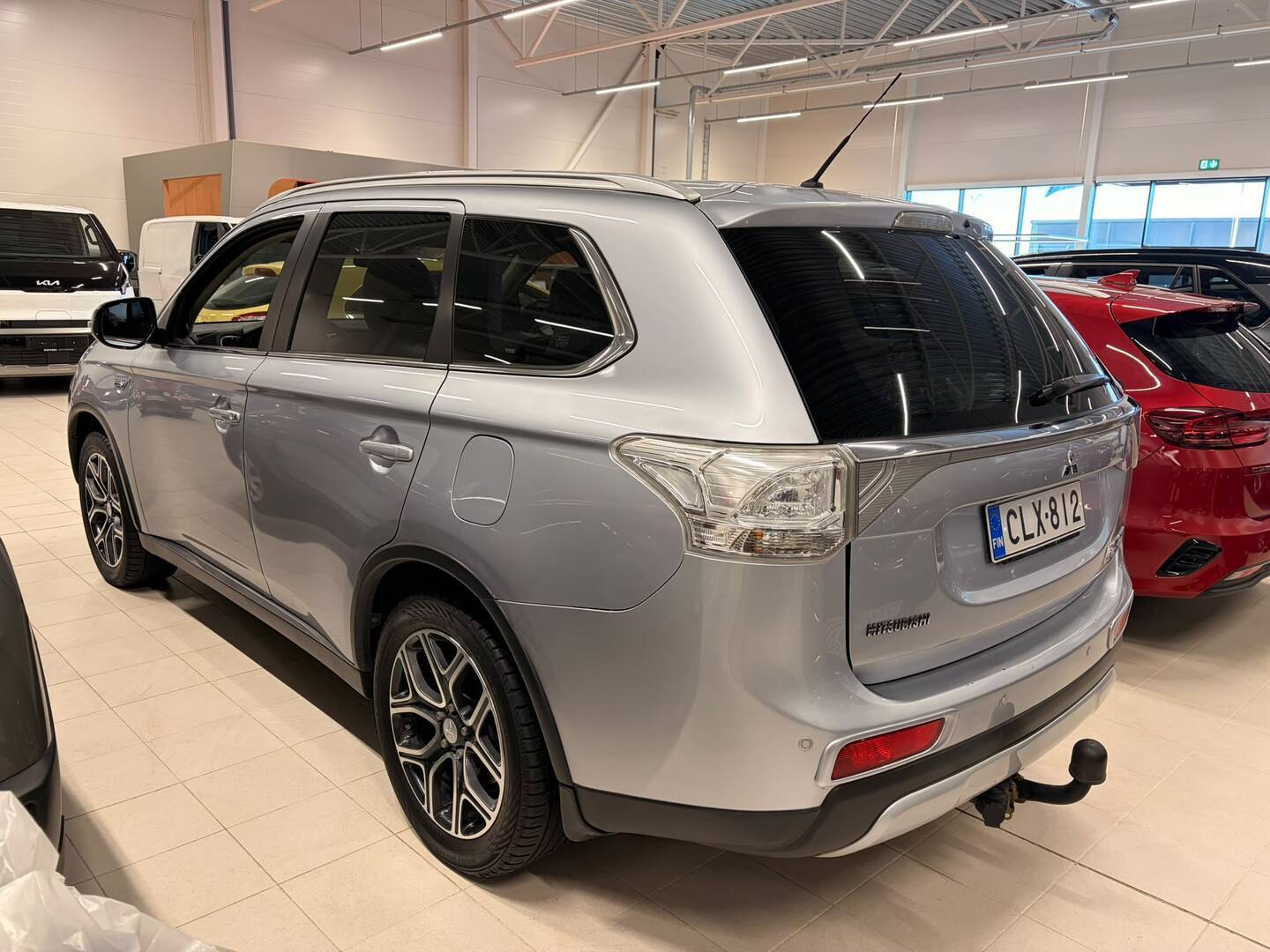 MITSUBISHI Outlander PHEV 3