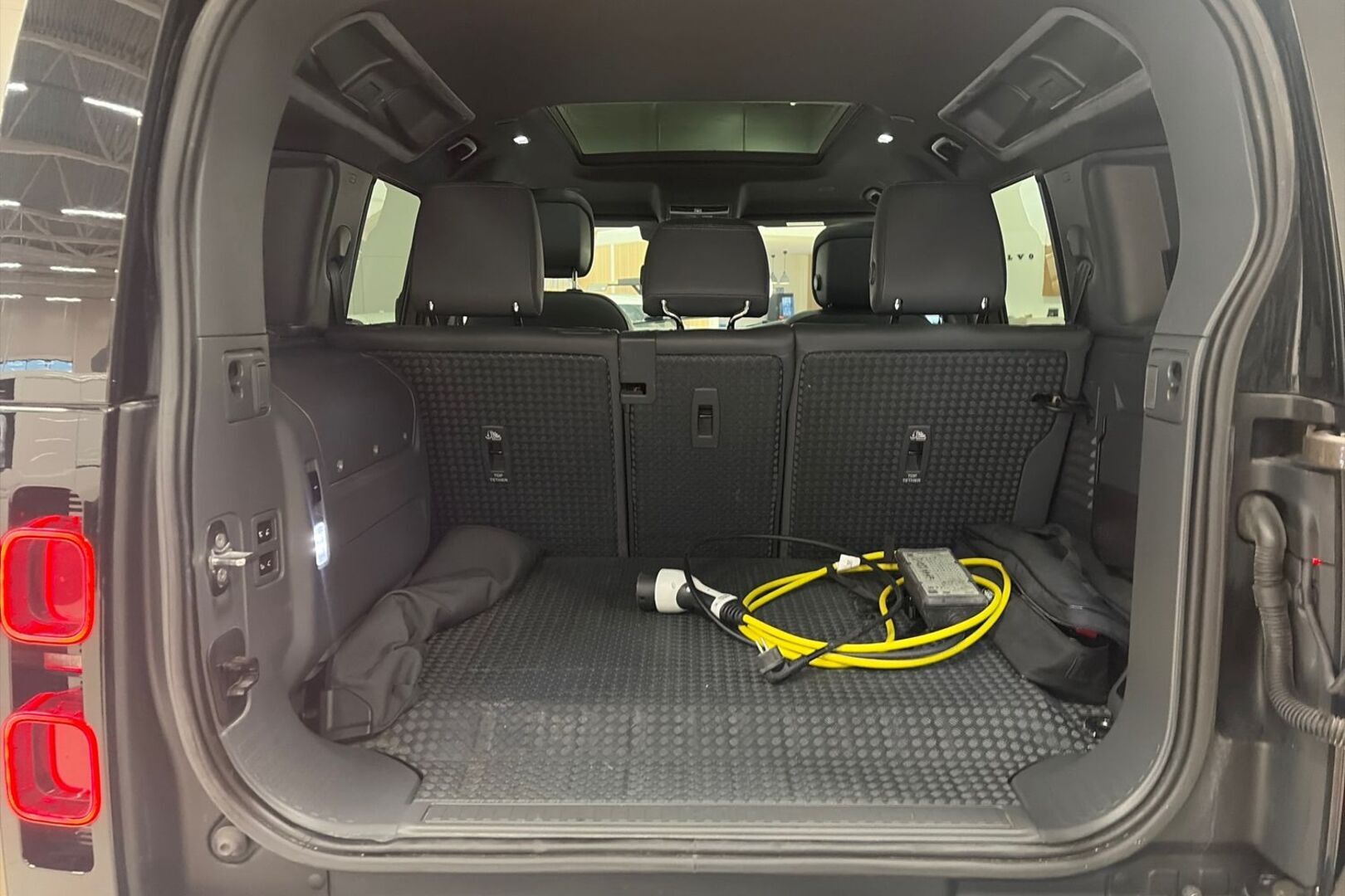 LAND ROVER Defender 12