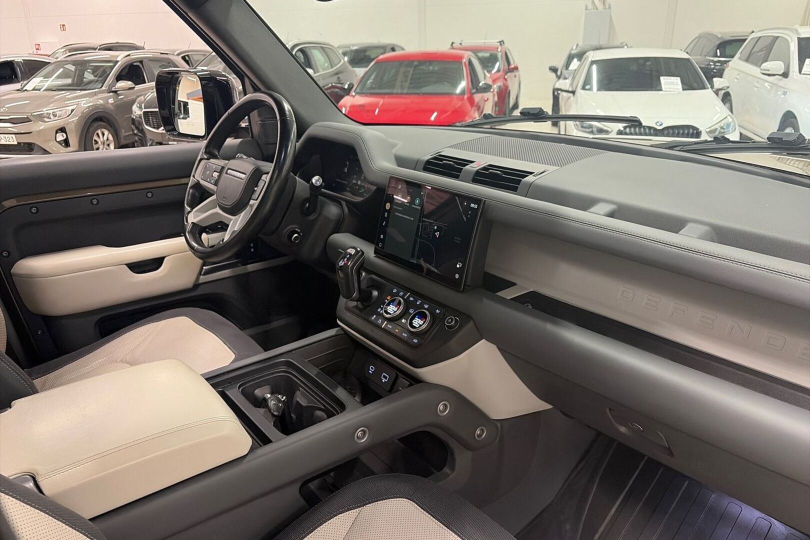 LAND ROVER Defender 37