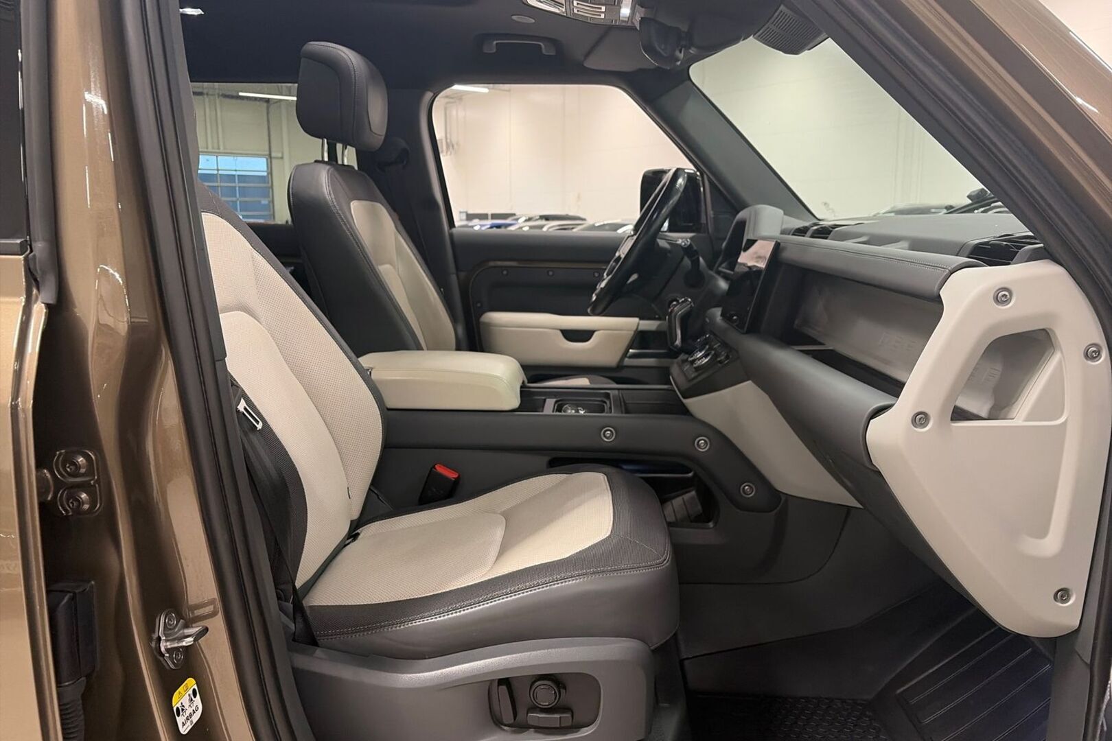 LAND ROVER Defender 38