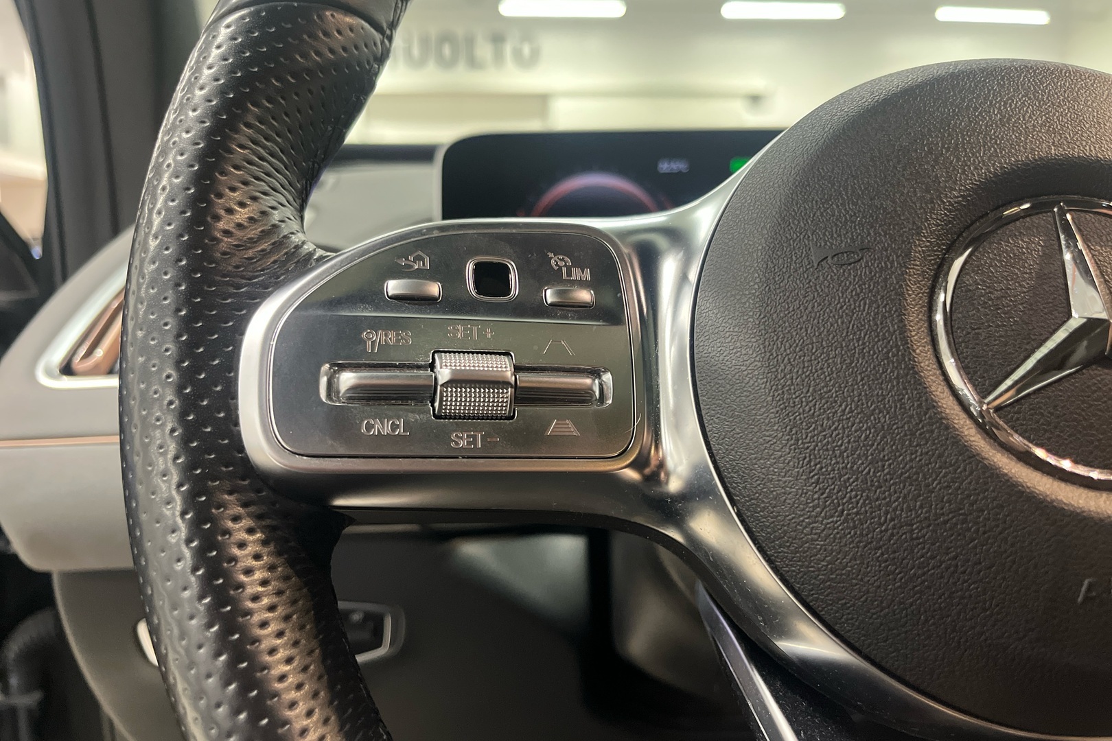 MERCEDES-BENZ EQC 2021