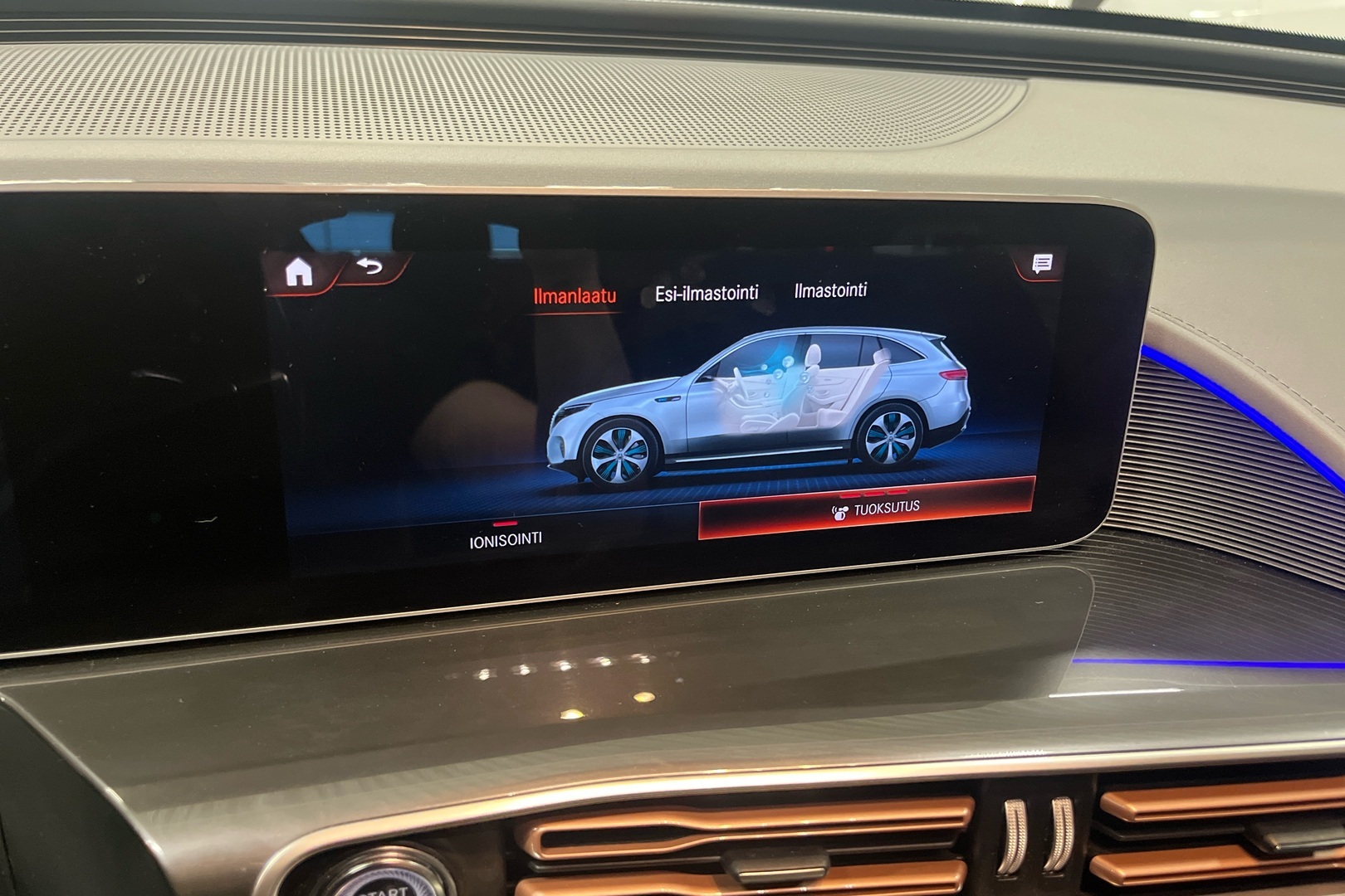 MERCEDES-BENZ EQC 2021