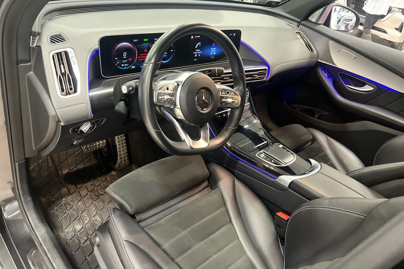 MERCEDES-BENZ EQC 2021