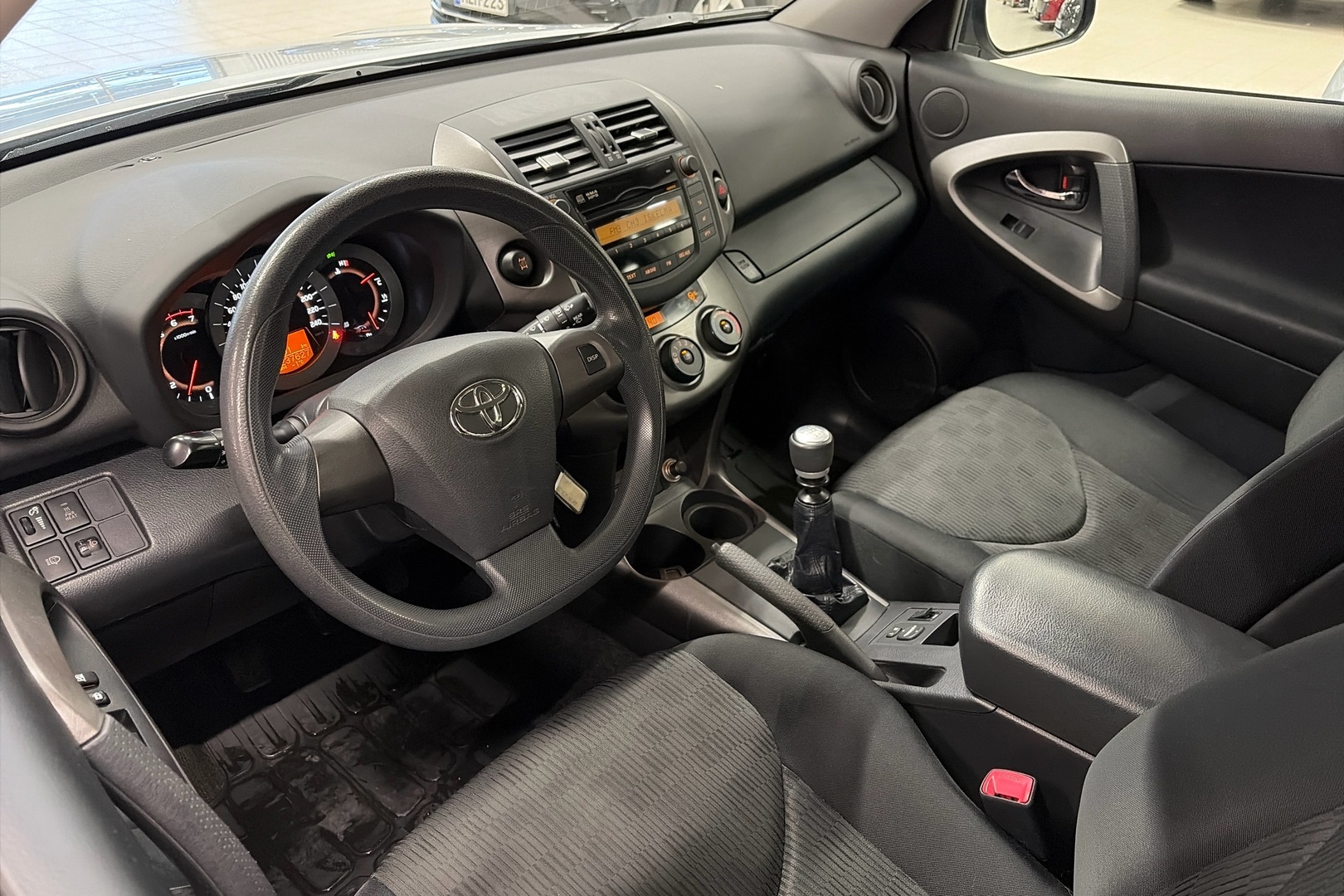 TOYOTA RAV4 2012
