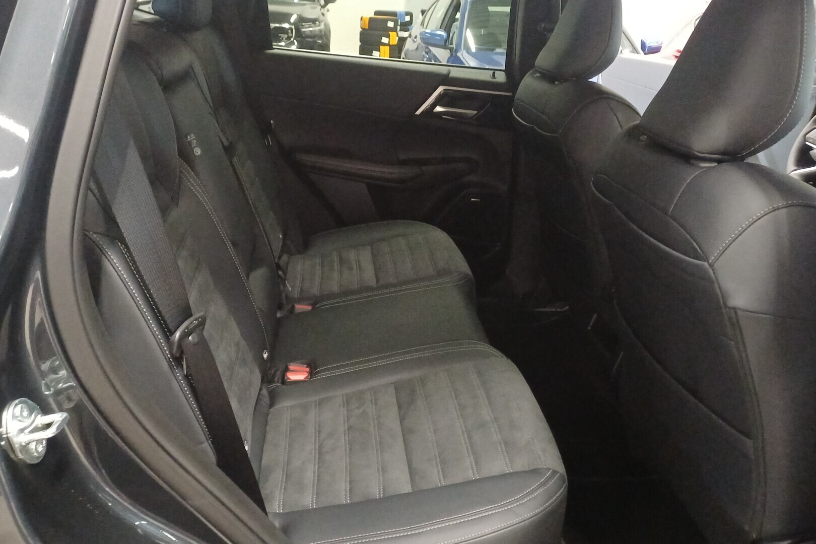 MITSUBISHI Outlander 2026