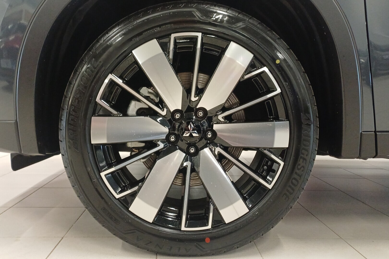 MITSUBISHI Outlander 2026