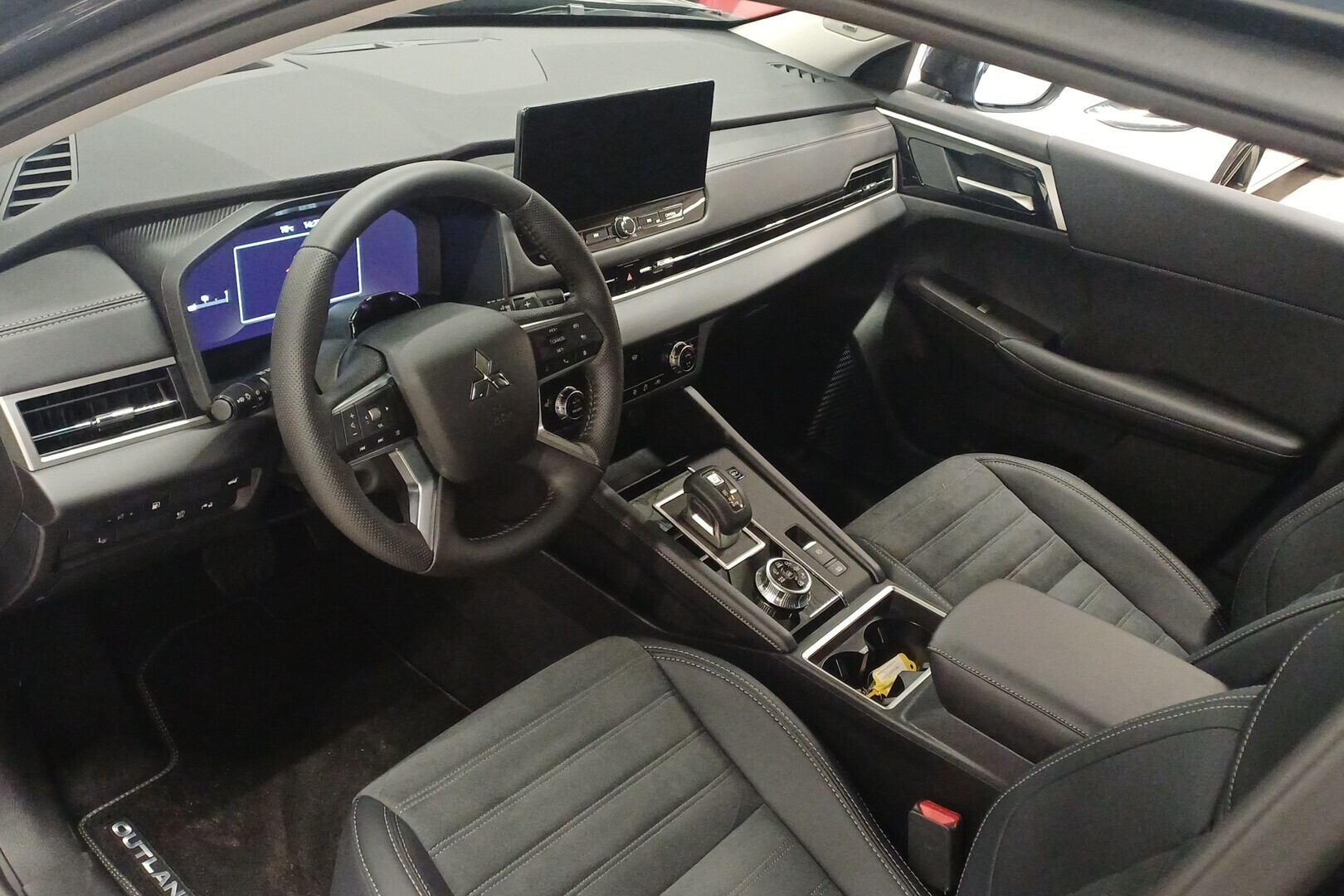 MITSUBISHI Outlander 2026