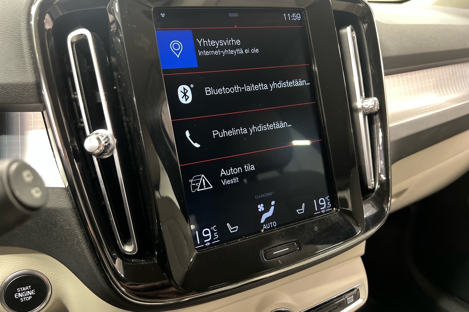 VOLVO XC40 2018