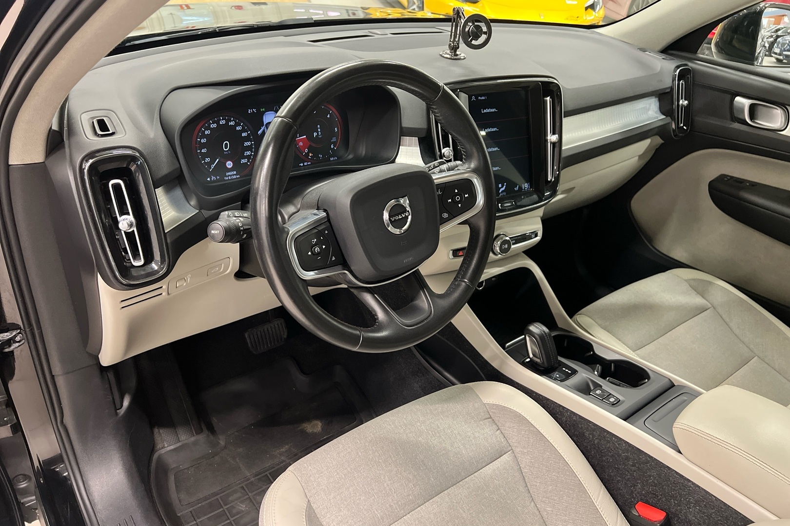 VOLVO XC40 2018