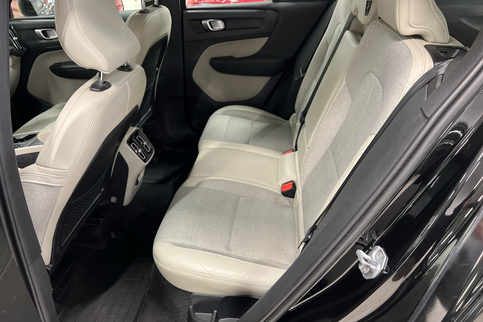 VOLVO XC40 2018