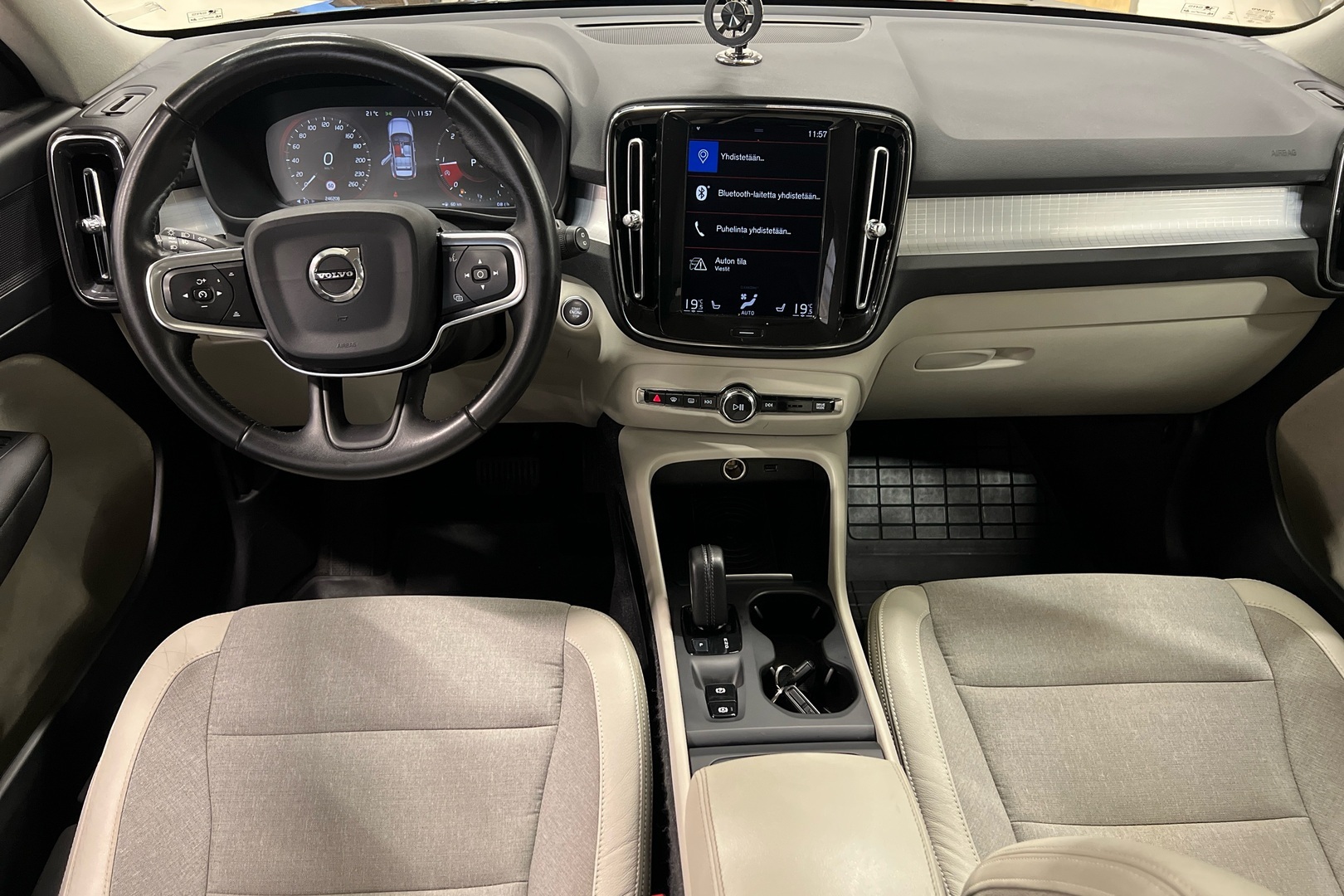 VOLVO XC40 2018