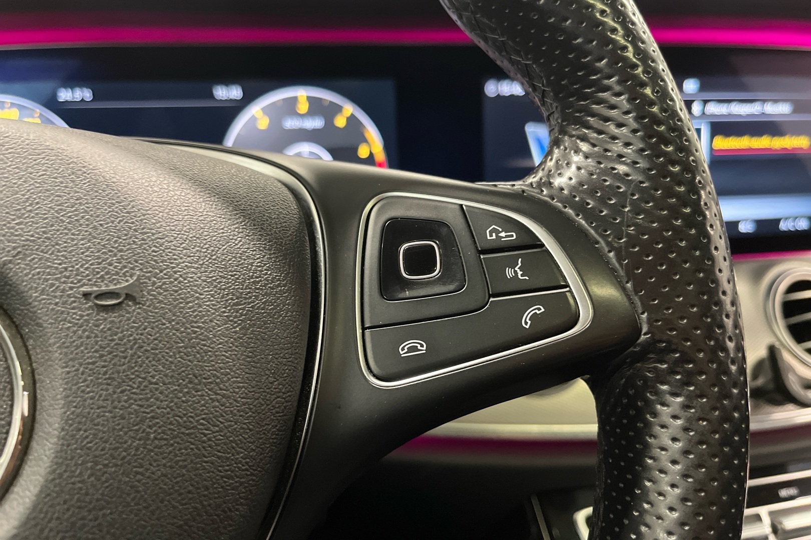 MERCEDES-BENZ E 2016