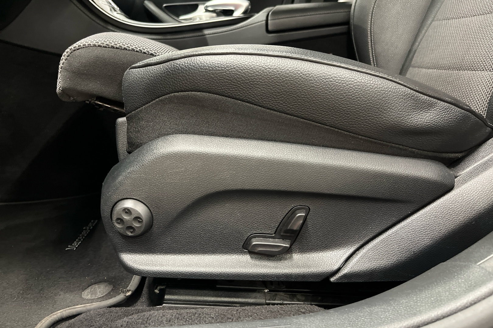 MERCEDES-BENZ E 2016