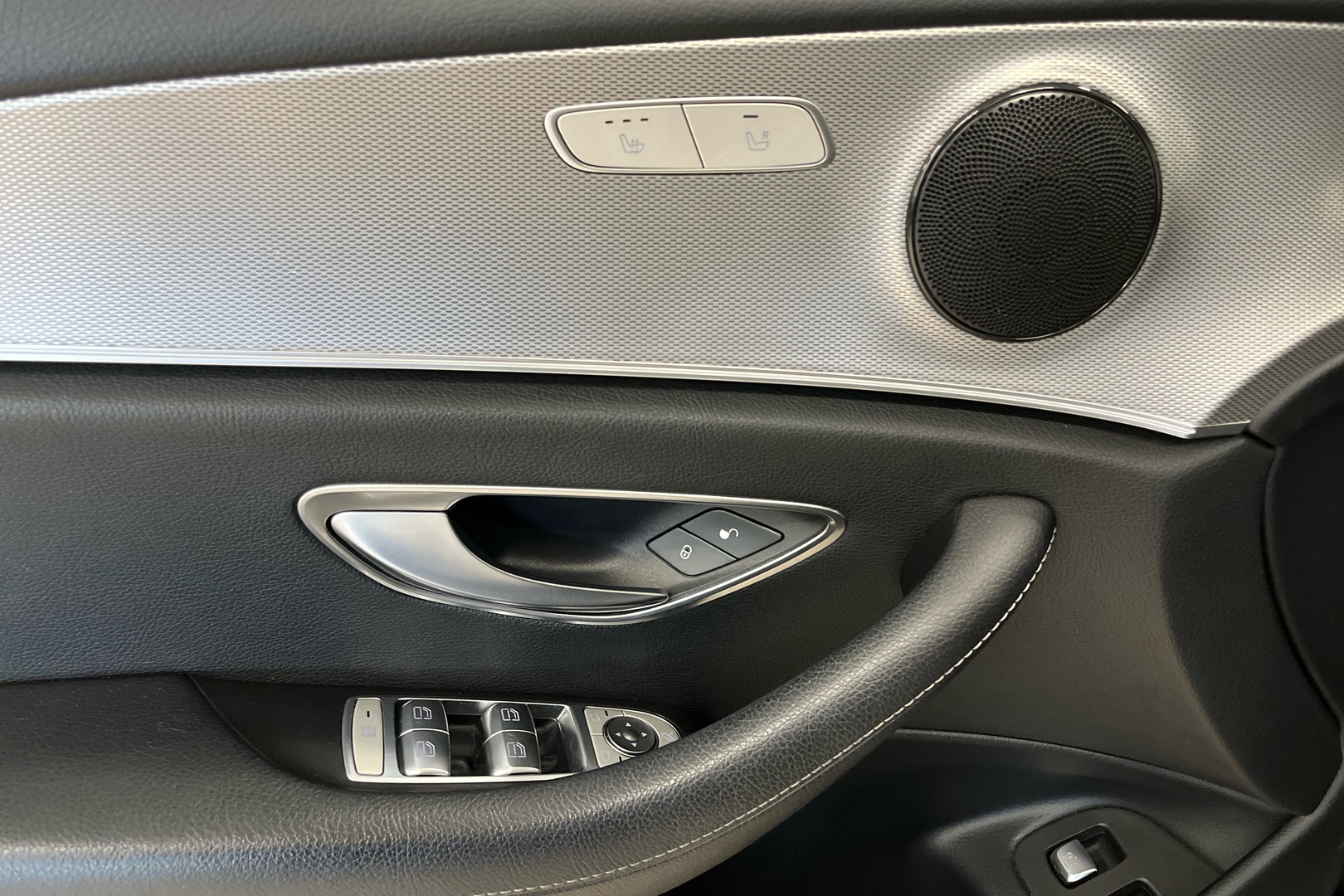 MERCEDES-BENZ E 2016