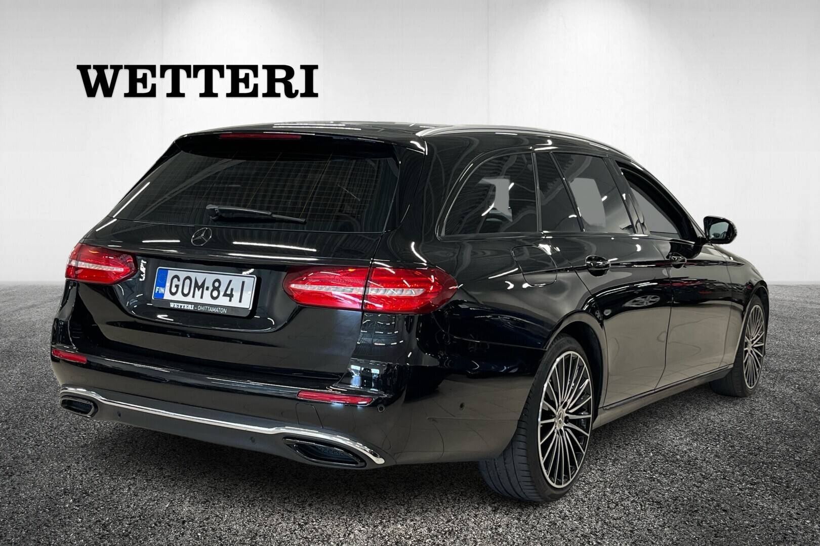 MERCEDES-BENZ E 2016