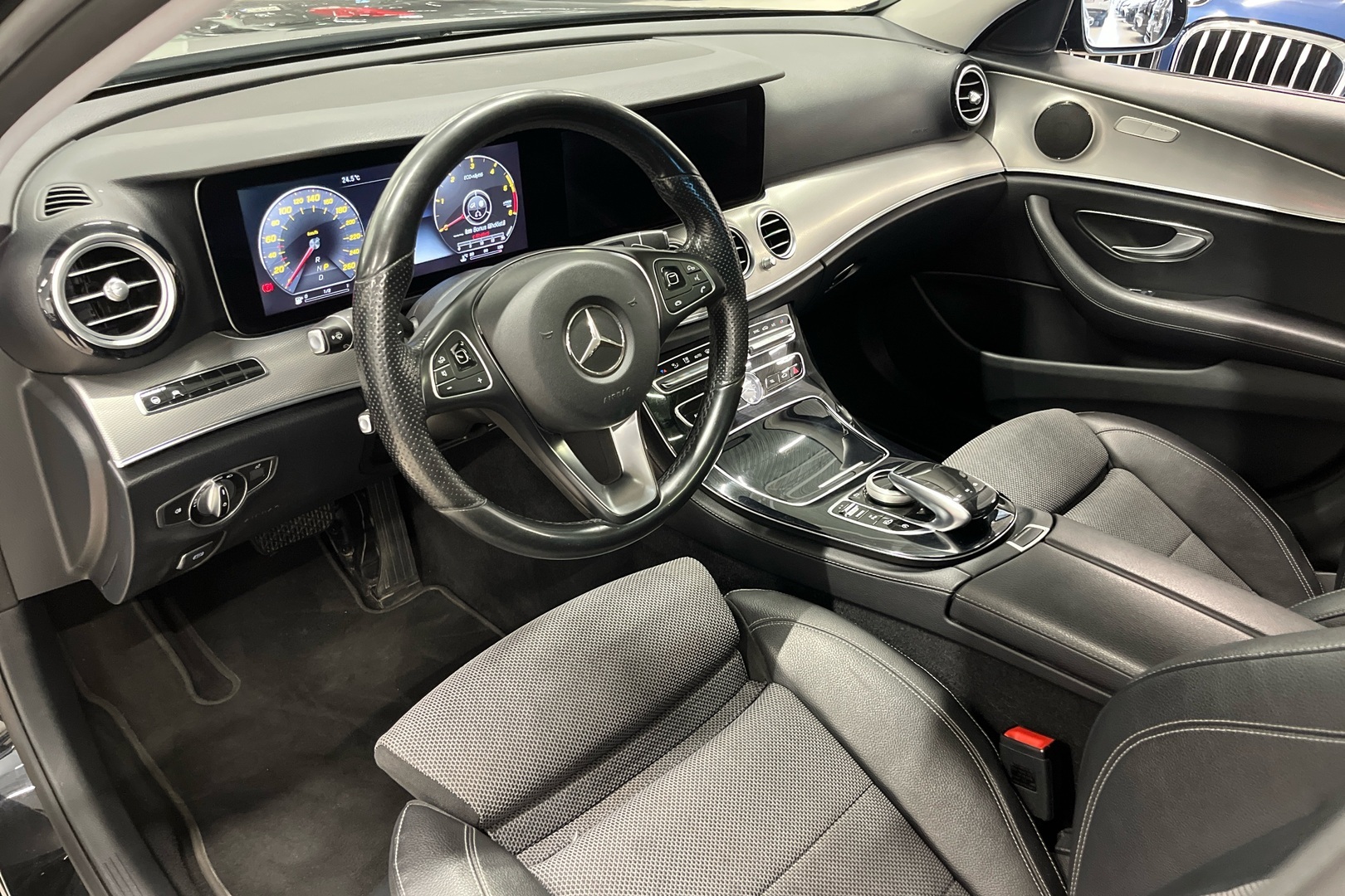 MERCEDES-BENZ E 2016