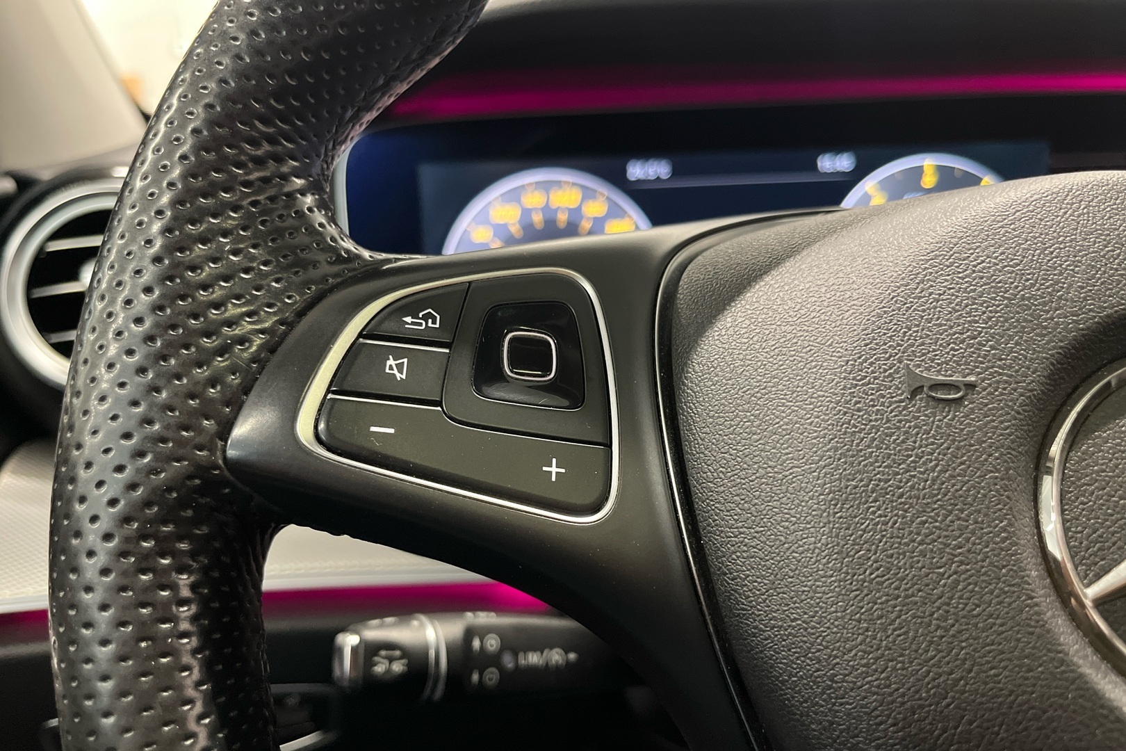 MERCEDES-BENZ E 2016