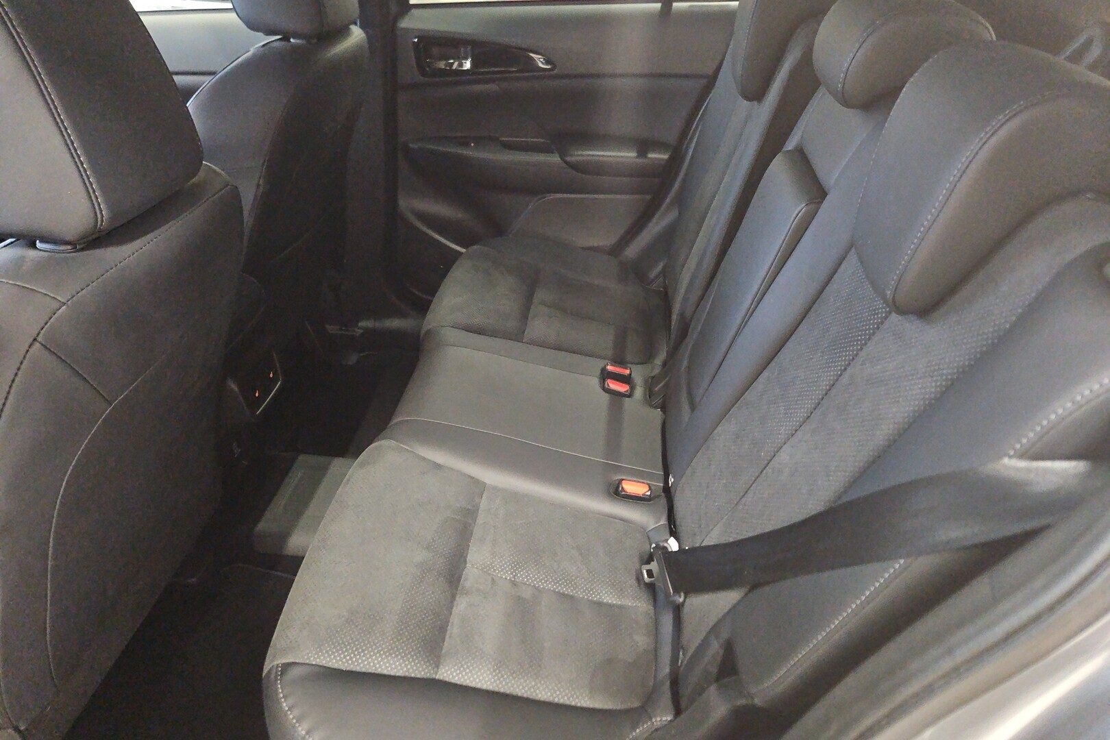 MITSUBISHI Eclipse Cross 2025