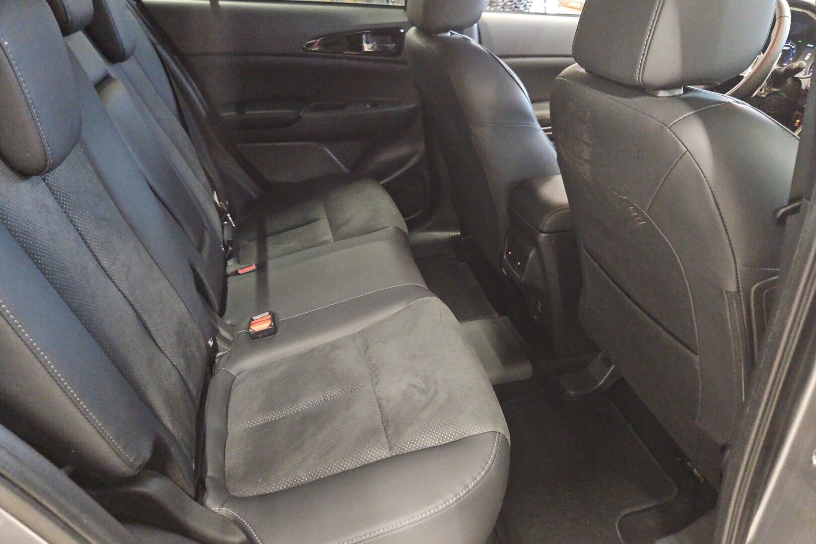 MITSUBISHI Eclipse Cross 2025