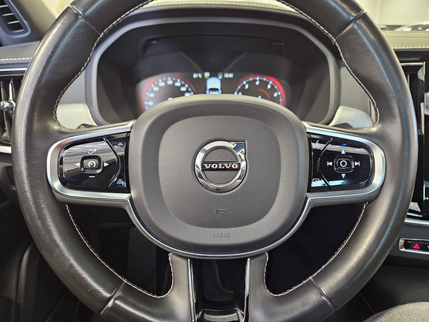 VOLVO S90 2021