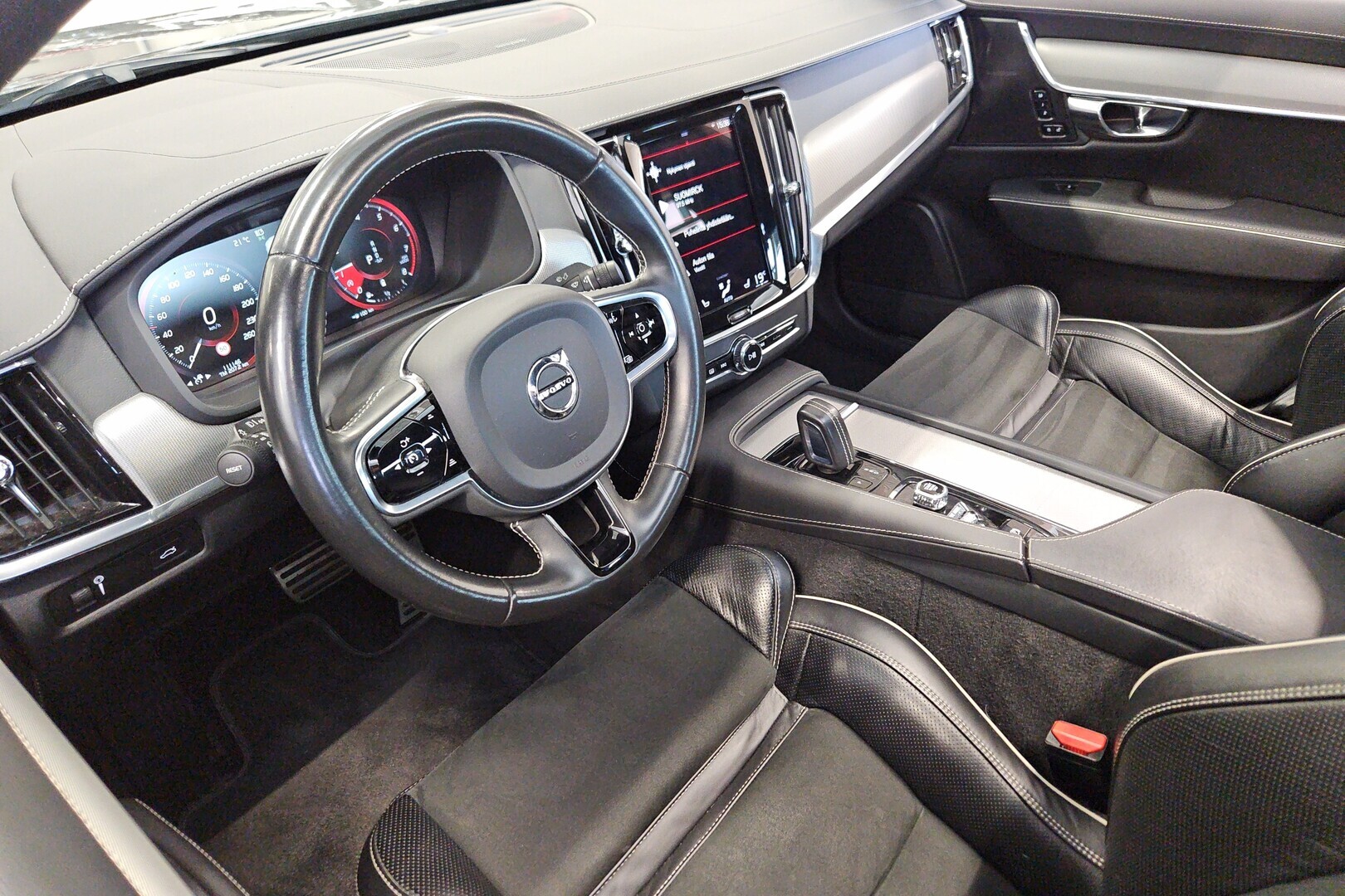 VOLVO S90 2021