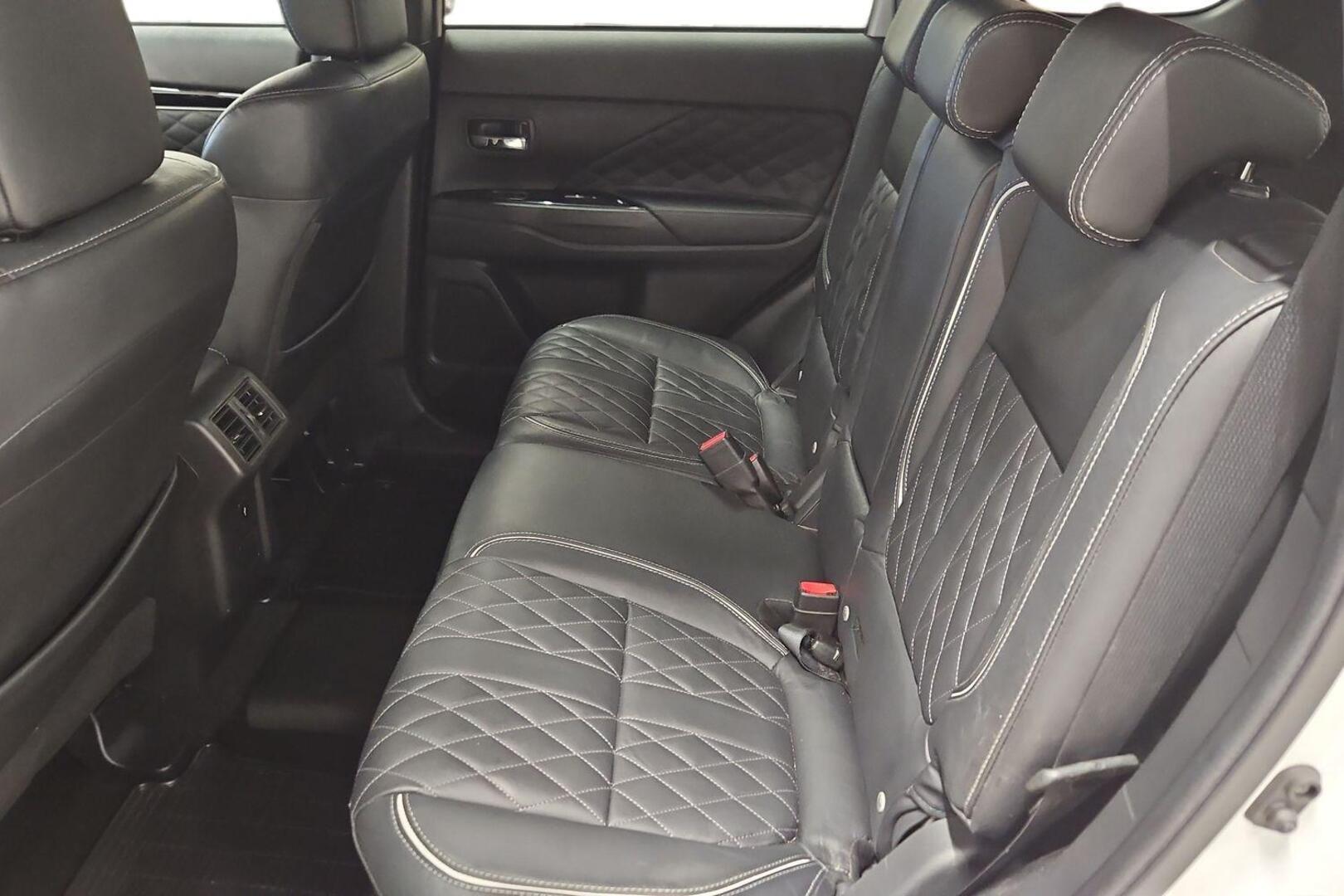 MITSUBISHI Outlander PHEV 2019