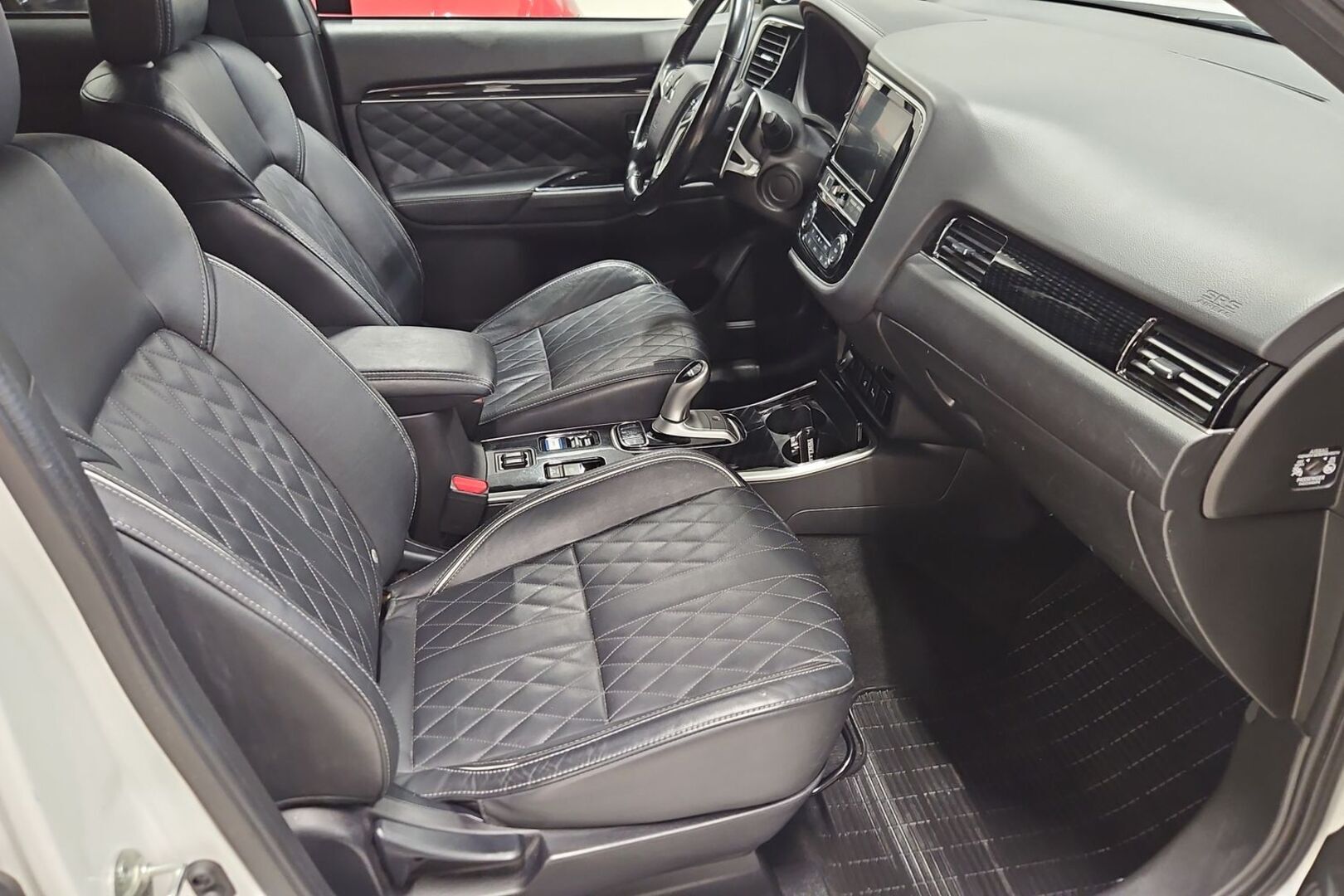 MITSUBISHI Outlander PHEV 2019