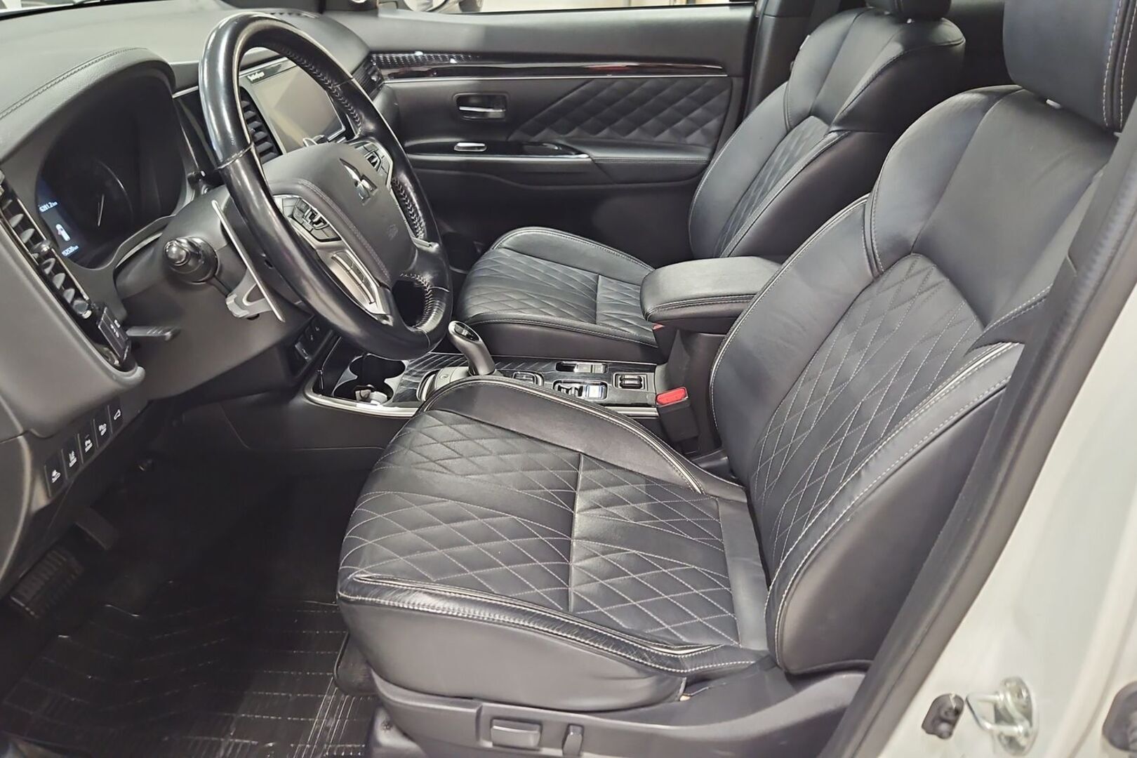 MITSUBISHI Outlander PHEV 2019