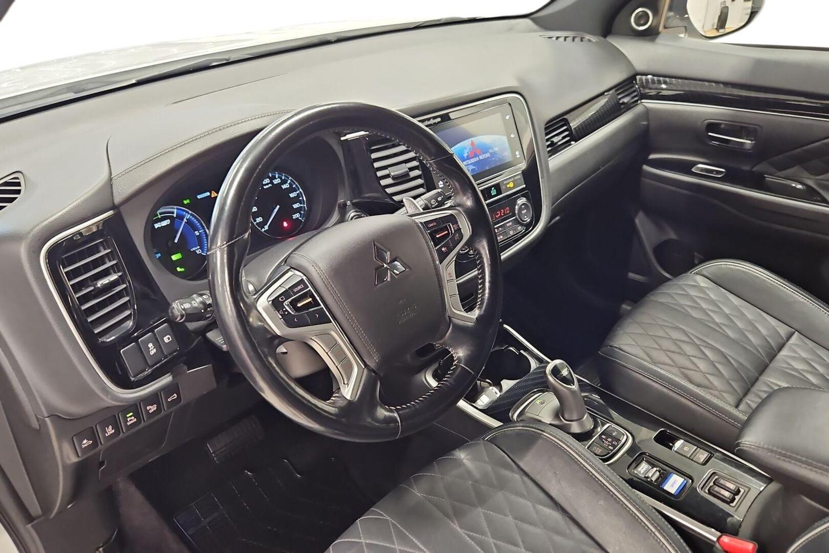 MITSUBISHI Outlander PHEV 2019