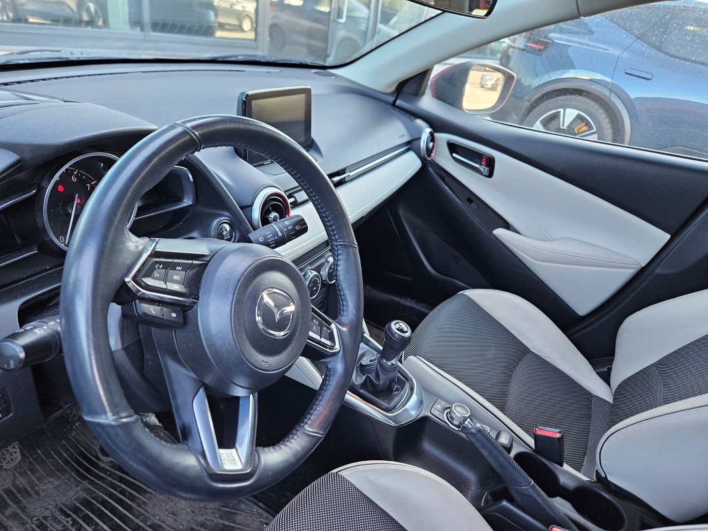 MAZDA Mazda2 2018