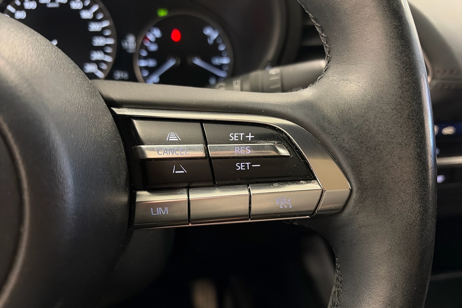 MAZDA Mazda3 17
