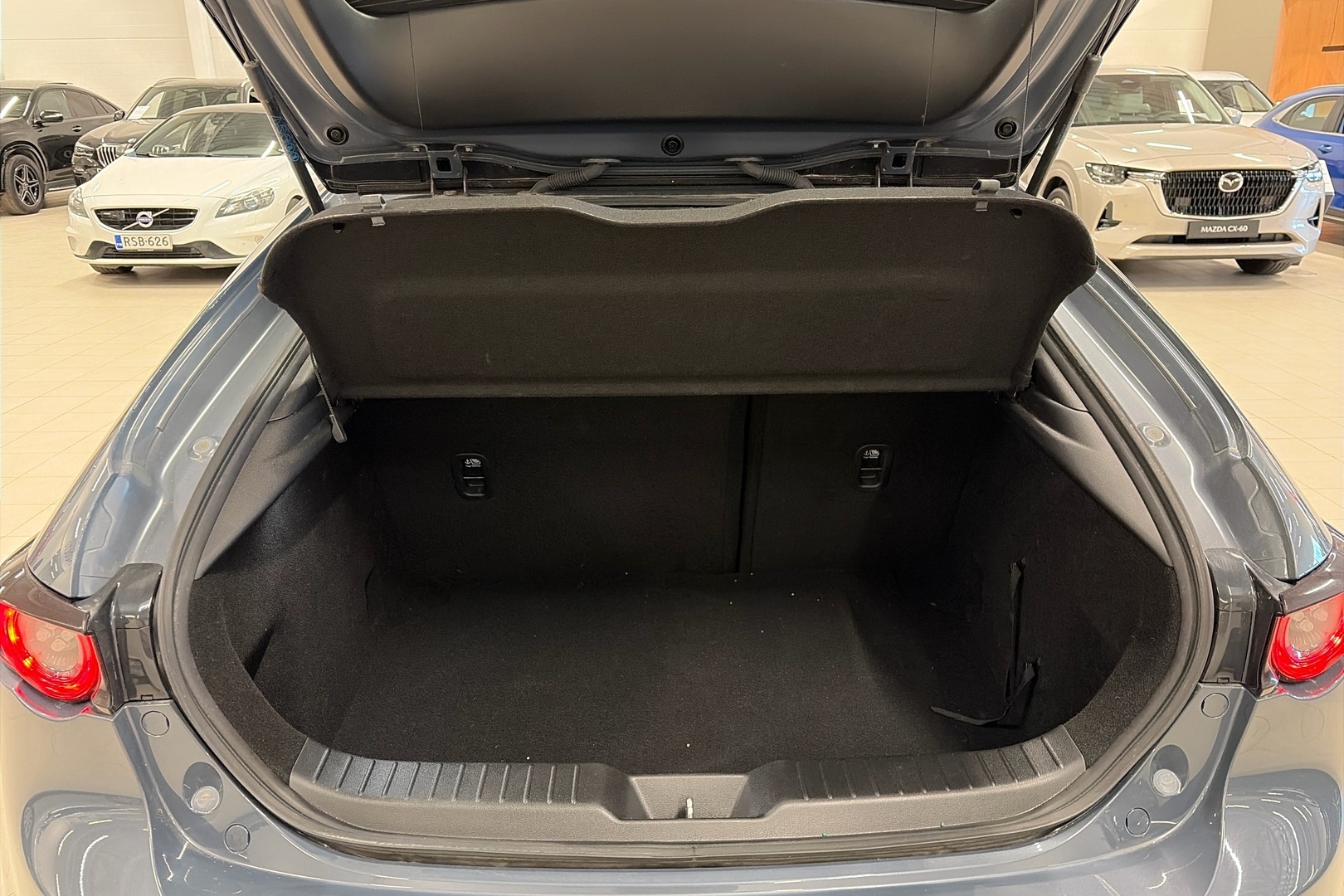 MAZDA Mazda3 24