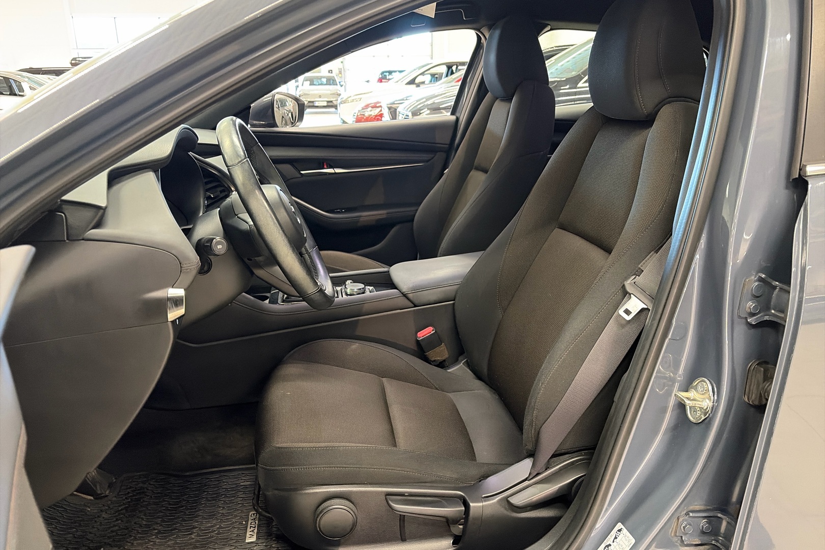 MAZDA Mazda3 6