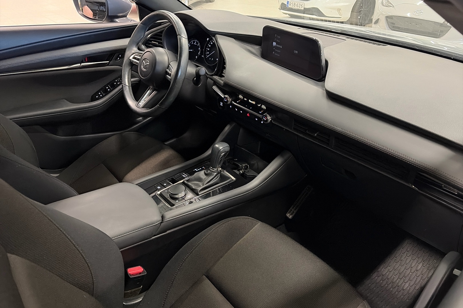 MAZDA Mazda3 9
