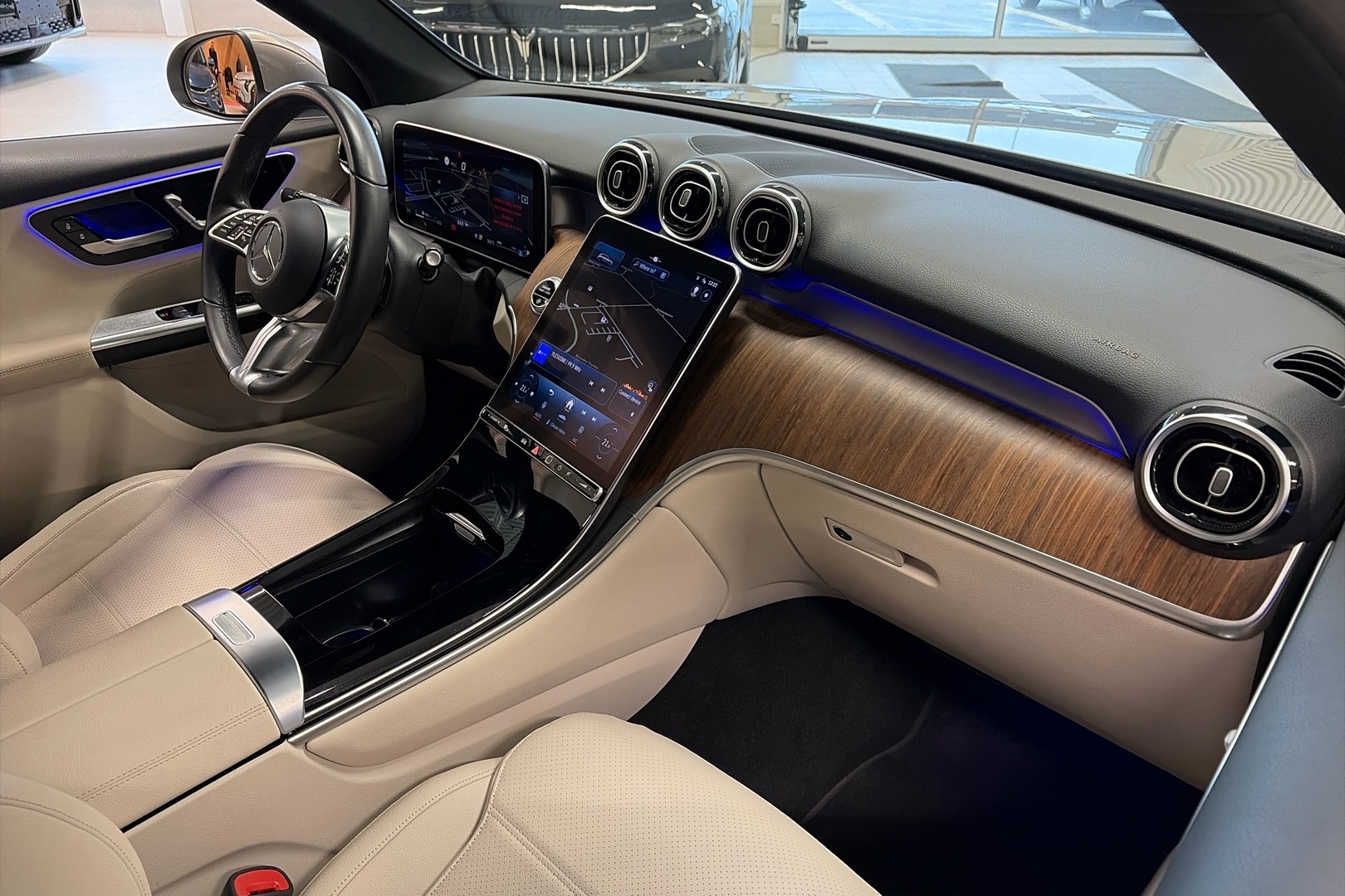 MERCEDES-BENZ GLC 2023