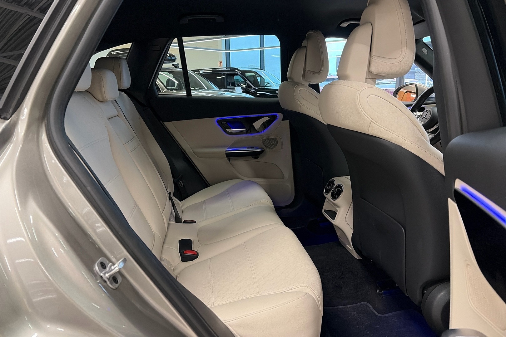 MERCEDES-BENZ GLC 2023