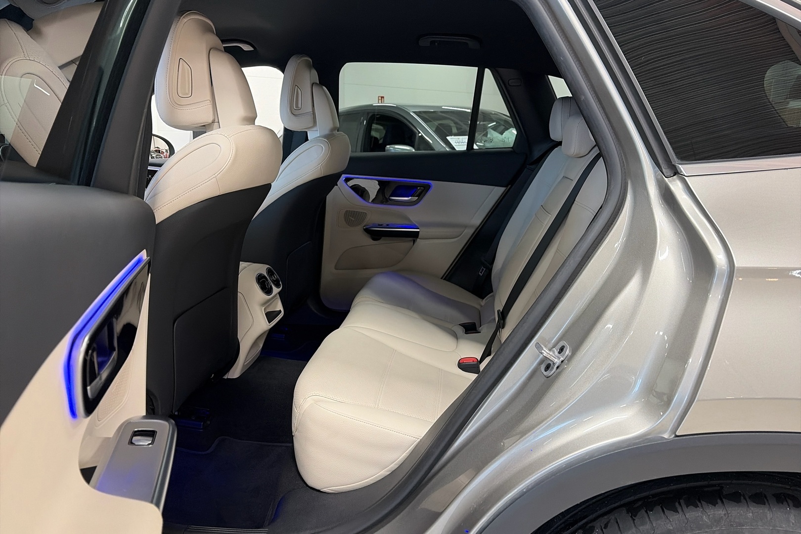 MERCEDES-BENZ GLC 2023