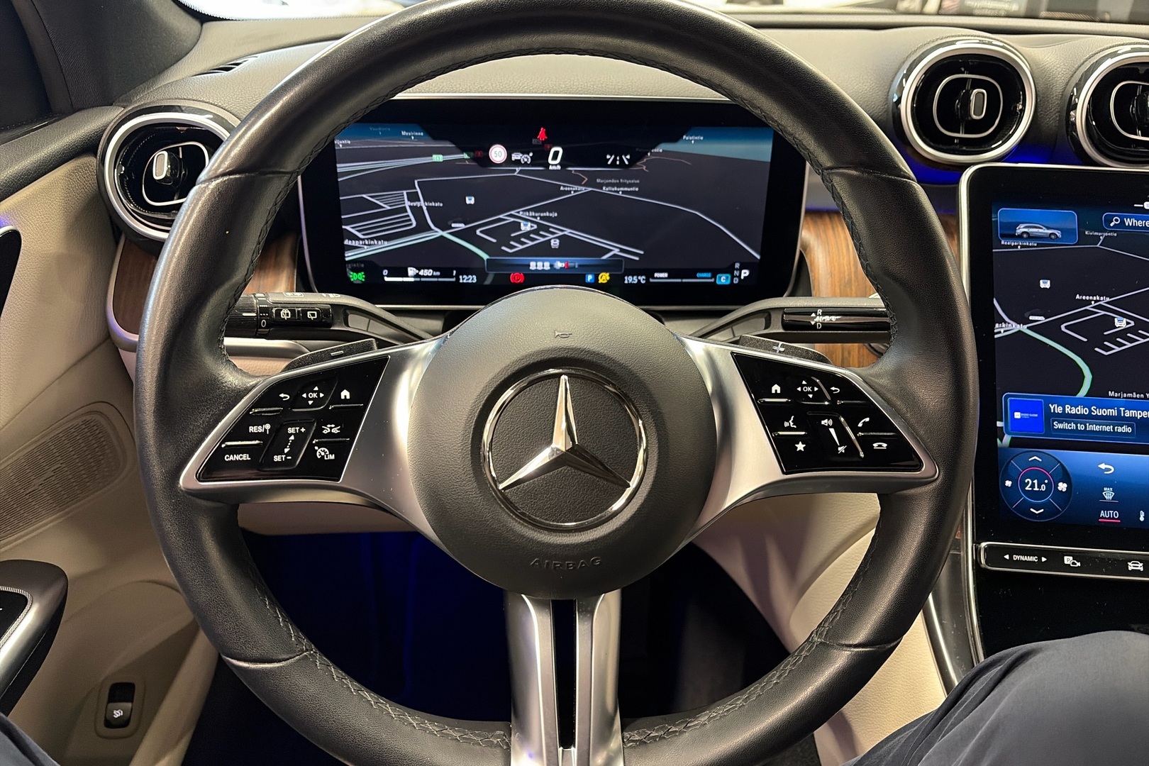 MERCEDES-BENZ GLC 2023