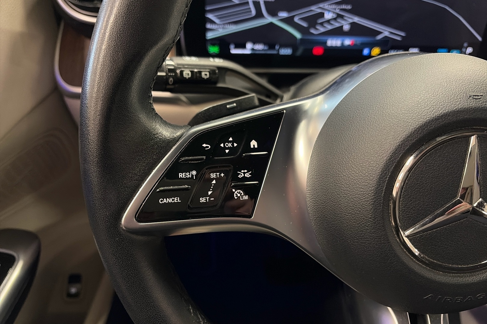 MERCEDES-BENZ GLC 2023