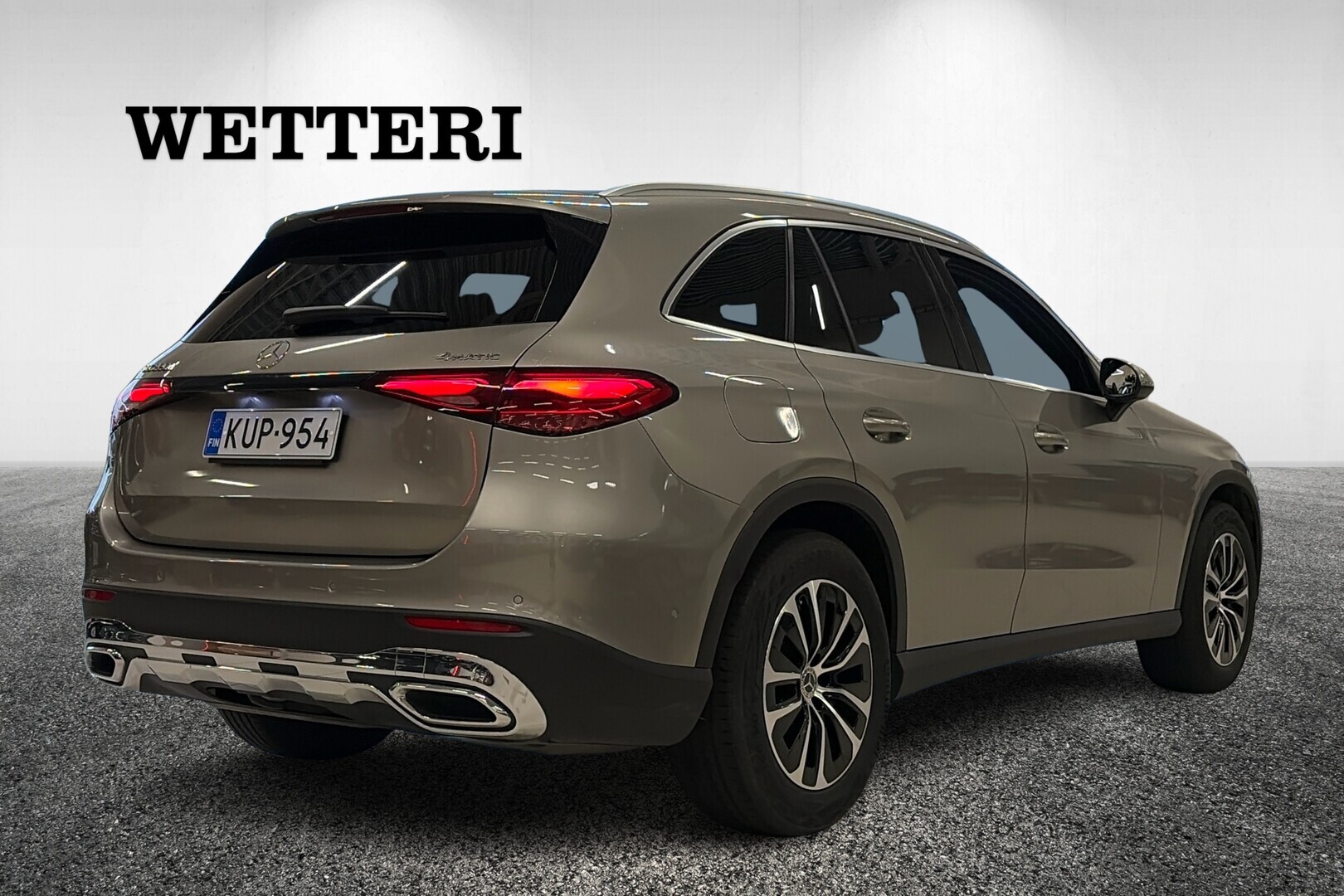 MERCEDES-BENZ GLC 2023