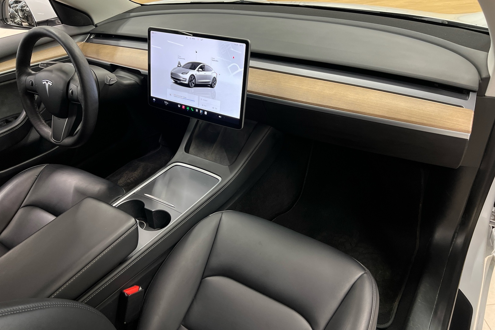 TESLA Model 3 2022