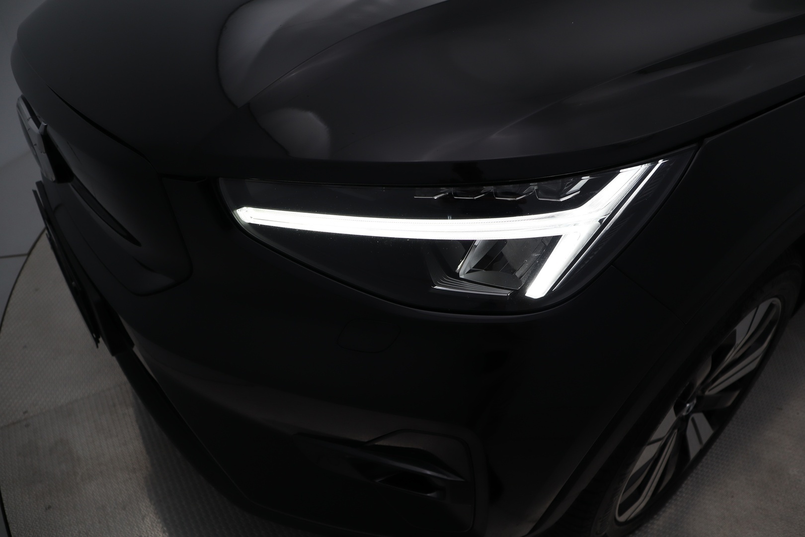 VOLVO XC40 2023