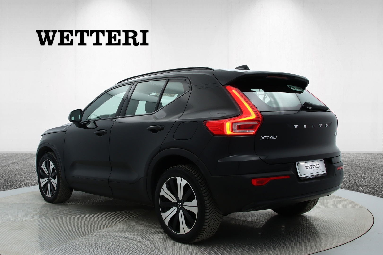 VOLVO XC40 2023
