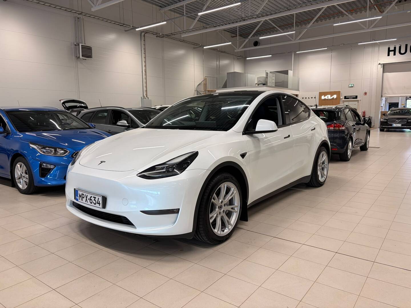 TESLA Model Y 2023