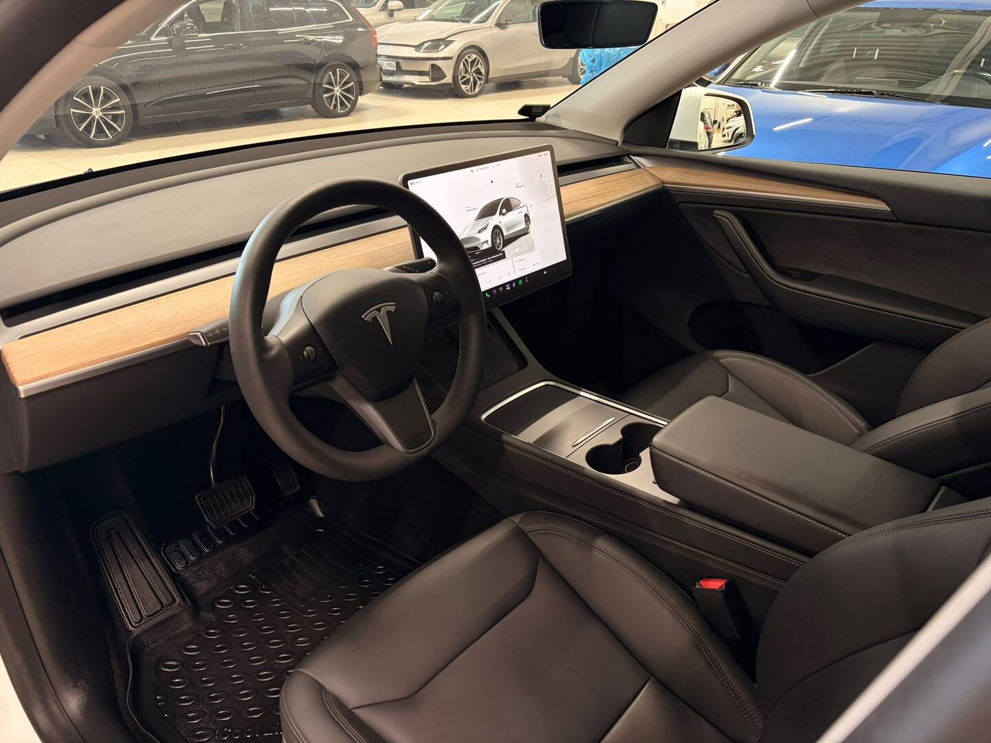 TESLA Model Y 2023