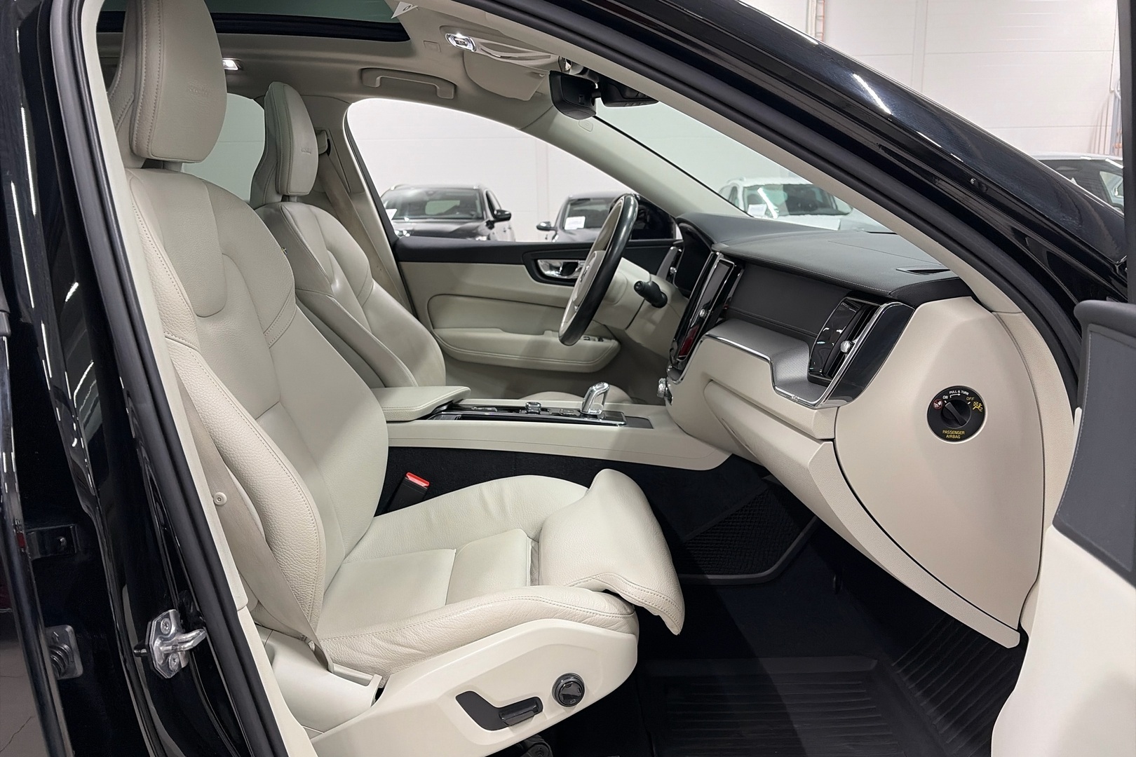 VOLVO XC60 2019