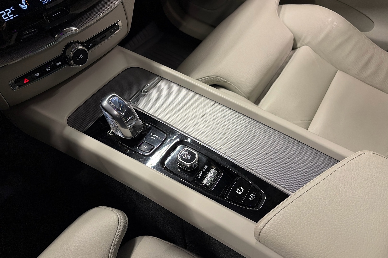 VOLVO XC60 2019