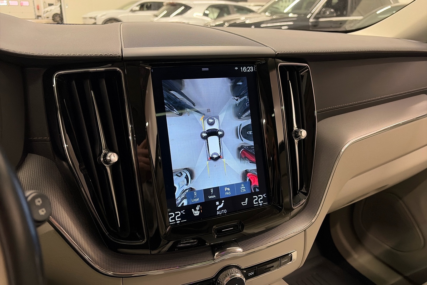 VOLVO XC60 2019
