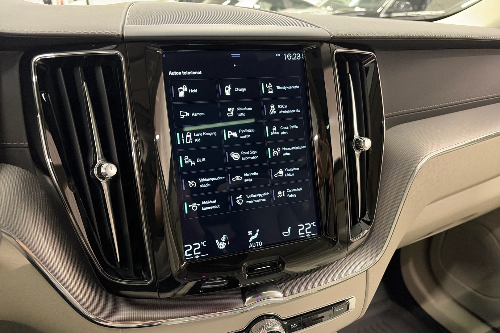 VOLVO XC60 2019